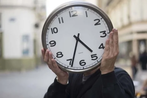 بنعبد الله يطالب الحكومة بمراجعة قرار الساعة الإضافية