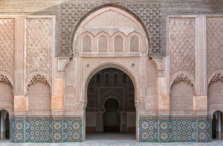 صورة تعبيرية لمسجد مغربي ذي أقواس داخلية